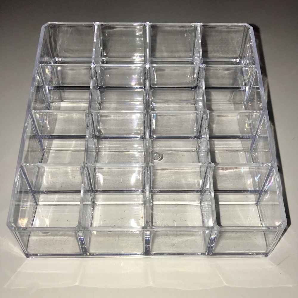 Plastic make up holder organizer!